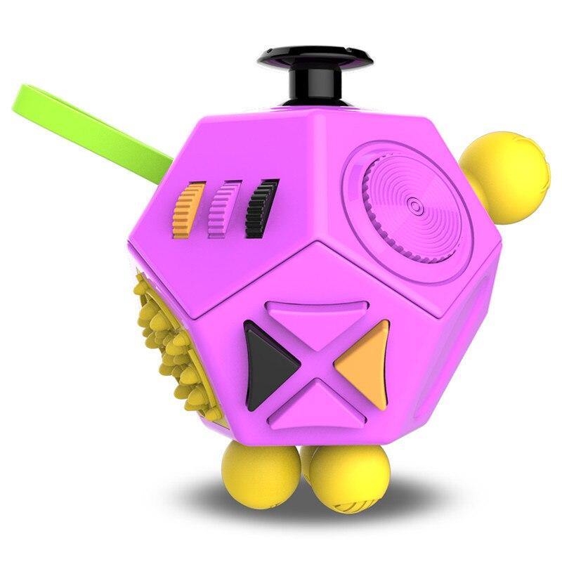 Cube Anti-Stress violet avec des boutons jaunes, noir et orange 